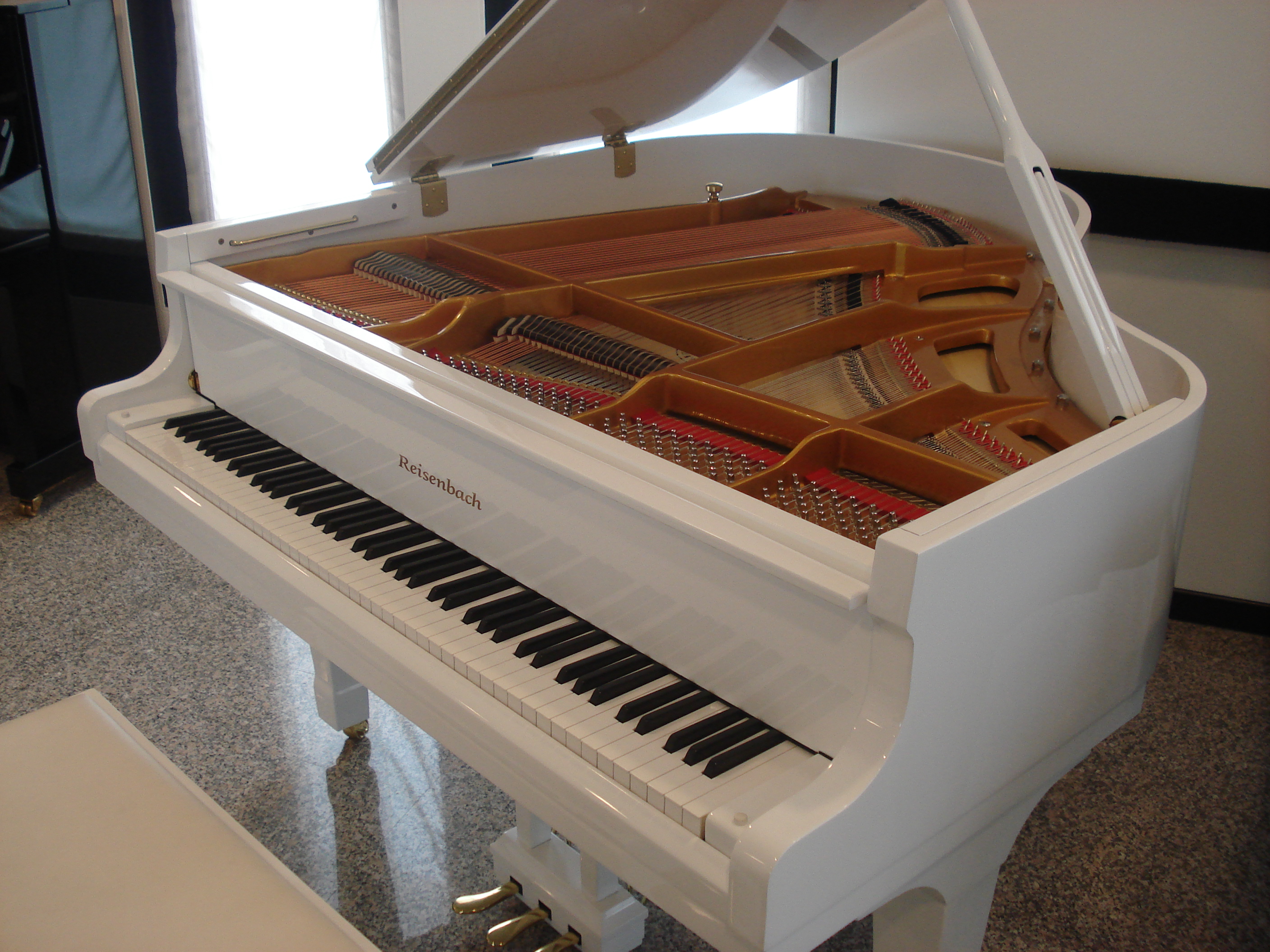 PIANOFORTE BIANCO REISENBACH 152cm NUOVO!!!!