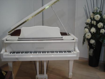 PIANOFORTE BIANCO A CODA – NUOVO!!! PIANOFORTI VENEZIA-TREVISO-VICENZA-PADOVA-VERONA..