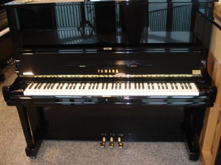 PIANOFORTE YAMAHA U3 CON PEDALE TONALE- PIANOFORTI FIRENZE -PISA- MANTOVA- PISTOIA- GENOVA..