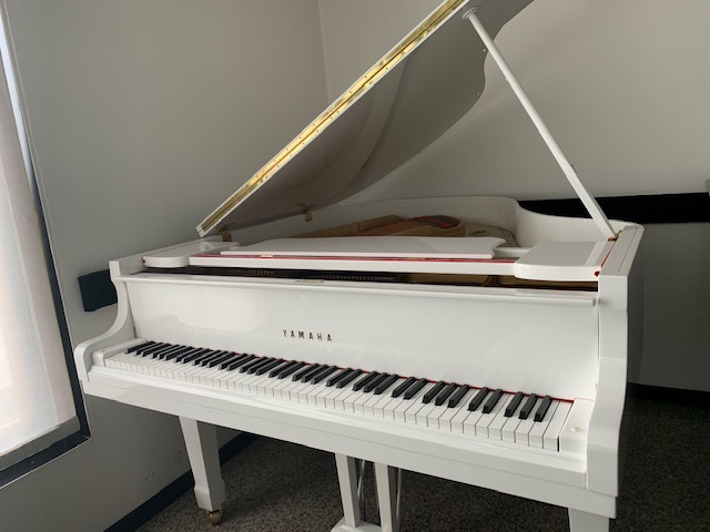 PIANOFORTE YAMAHA G2 BIANCO